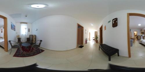 Tiszaujvaros Apartment | Eco-Friendly Juniperus Apartman with Ocean View & Hot Tub