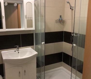 Tiszaujvaros Apartment | Eco-Friendly Juniperus Apartman with Ocean View & Hot Tub