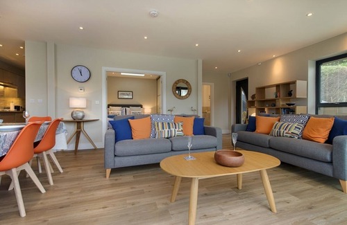 Newton Ferrers Cottage | Junket Studio: Pet-Friendly Retreat with Ocean Views