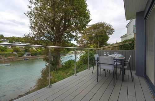 Newton Ferrers Cottage | Junket Studio: Pet-Friendly Retreat with Ocean Views