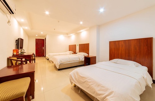 Yuexiu Hotel | Discover Comfort at Junshan Hotel with Spa and Family Amenities