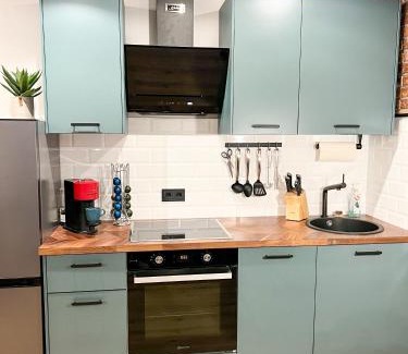 Trier-West/Pallien Apartment | Red Rock Apartments with Kitchen, Parking & Netflix Access