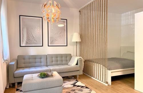 Trier-West/Pallien Apartment | Red Rock Apartments with Kitchen, Parking & Netflix Access