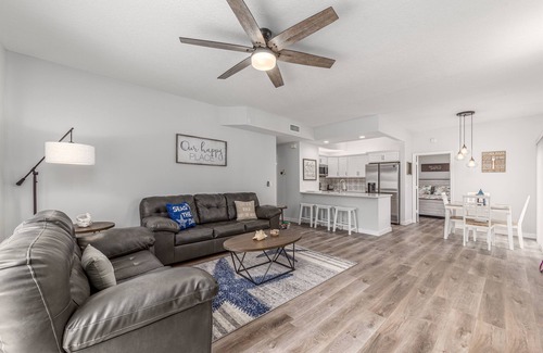 Bella Vista Condo | Coastal Paradise by JupRent: Oceanfront Haven for Families