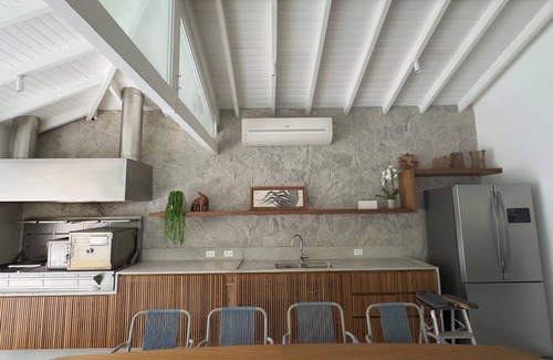 Juquehy House | Juquehy: recently renovated, 50m from the beach. Spectacular pool, sauna and gourmet!