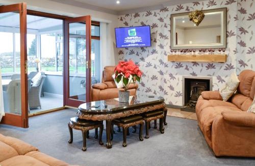 Foss House | Exceptional Jura Hotel: Family-Friendly with 9.8 Rating