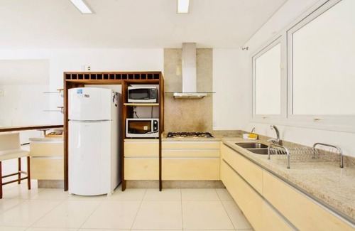 Jurere Internacional House | Beachside Mansion in Jurerê Internacional with Private Pool