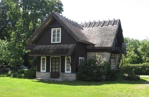 Upa House | Inviting Jurna Recreation Farm: Family-Friendly Getaway