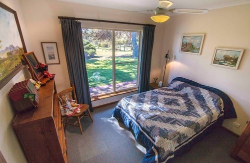 Bonney House | Unforgettable Stay at Jury Road Orchard with Ocean Views