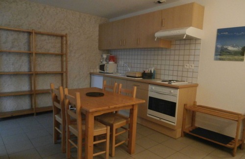 Saint-Colomban-des-Villards Apartment | Conveniently Located Apartment Near Domaine des Sybelles