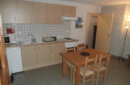 Saint-Colomban-des-Villards Apartment | Conveniently Located Apartment Near Domaine des Sybelles