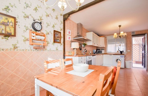 Cenes de la Vega House | Convenient Location Near Alhambra and Sierra Nevada