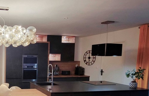 Le Mans Metropole Villa | Just 15 minutes from the 24 Hours of Le Mans racetrack! Ideal for 10 people