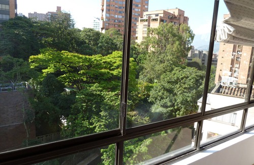 La Florida Apartment | Steps from Park Lleras: Guest Rated 10/10 with Spa & Breakfast