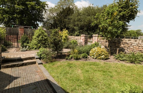 Alfreton Cottage | Pet-Friendly Cottage at Newlands Farm in Golden Valley