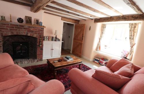 Alfreton House | Pet and Child Friendly Retreat at Just A Cottage, Newlands Farm