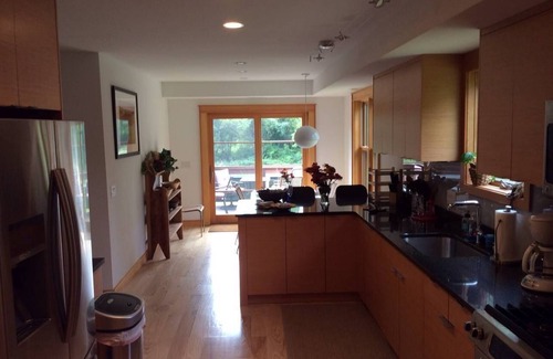 Stockbridge House | Beautiful Retreat 11 Acres from Downtown Stockbridge