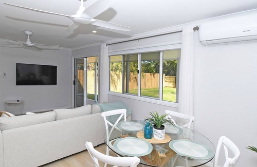 Toogoom House | Just Beachy - 2BR - Close to Beach - WIFI - Renovated