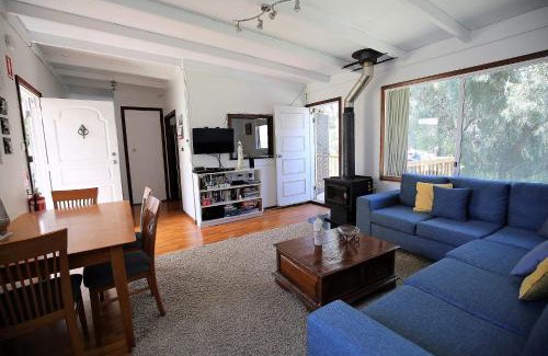 Guilderton House | Relaxing Retreat - Pet Friendly Getaway by the Beach