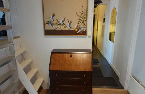 Frogner Apartment | Charming Stay Steps from The Royal Palace, Rated 9.8/10