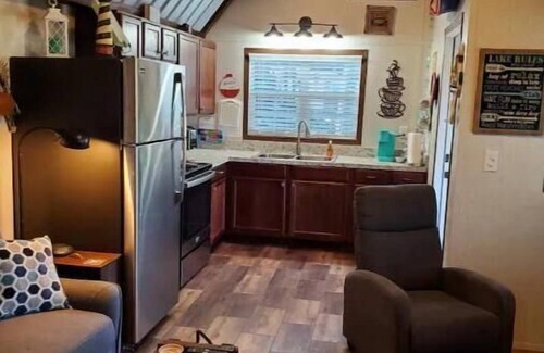 Hillister Cabin | Relaxing Retreat at Just Chillin by the Lake - 10/10 Rating