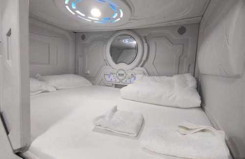 Benalua Hotel | Just Hostel Capsules