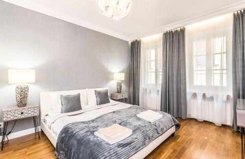 Wroclaw Old Town Apartment | Top-Rated Family Haven at Just In Rynek Garncarskie 10