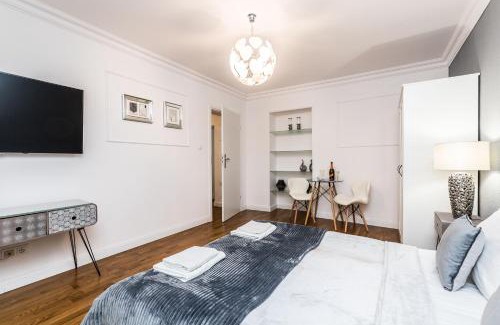 Wroclaw Old Town Apartment | Top-Rated Family Haven at Just In Rynek Garncarskie 10