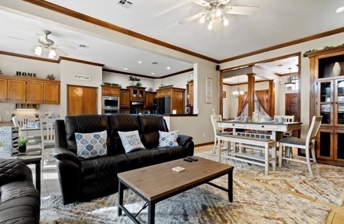 Wheatland House | Home-Like Retreat: Norman Resort with Pool & Hot Tub