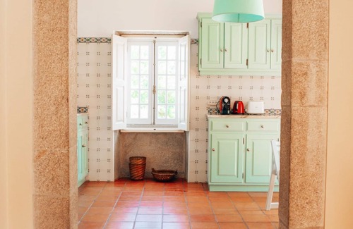 Lanhelas Villa | Comfortable Stay at Casa da Helena with Ocean View & Pool