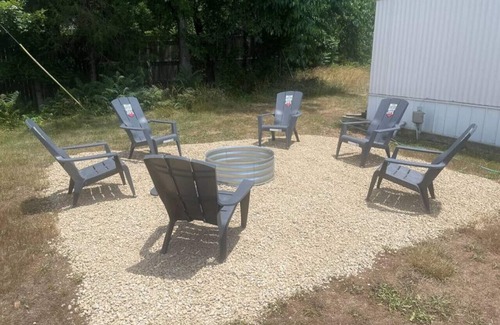 Annapolis House | Pet-Friendly Spring Street Cabin #2 with Family Amenities