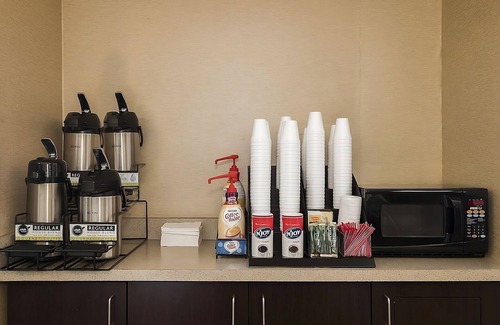Woburn Hotel | Convenient Getaway Near Ottawa River with Free Parking