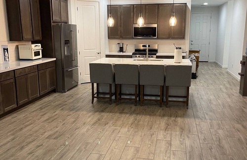 Laveen House | Conveniently Located Near the Stadium with Great Amenities
