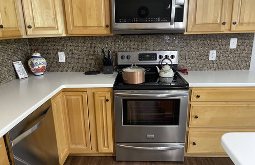 Taylors Apartment | Ideal Stay Near Taylors Mill - Clean & Comfy Family Retreat