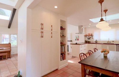 Soquel House | Modern 3BR Beach House with Ocean View Just One Mile Away