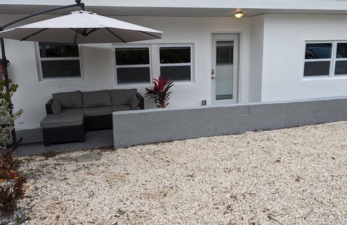 Nokomis Condo | Beachside Retreat: Guest Rated 9.8 with Spa & Breakfast