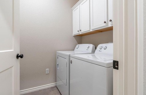 Longview House | Convenient Stay for Travelers with Pet and Child-Friendly Options