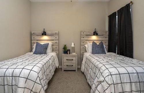 Longview House | Convenient Stay for Travelers with Pet and Child-Friendly Options