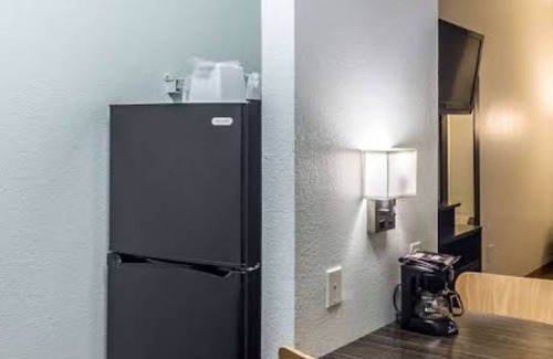 McAllen Apartment | Convenient Stopover with Pool and Child-Friendly Amenities