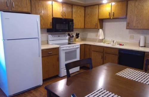 St. Joseph House | Ideal Two-Bedroom Retreat with Kitchen & Breakfast Included