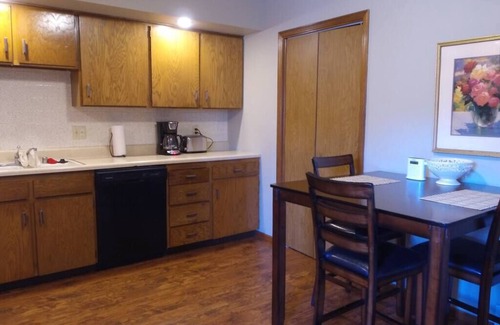 St. Joseph House | Ideal Two-Bedroom Retreat with Kitchen & Breakfast Included