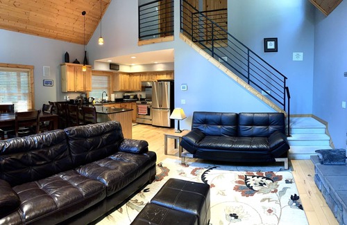 Leavenworth Ski Chalet | Experience Fabulous Comfort: Get 3 Nights for the Price of 2!