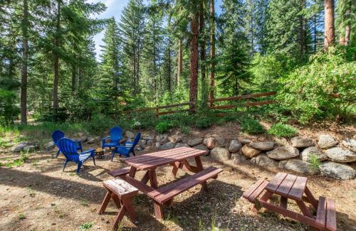 Leavenworth House | Just Plain Getaway by NW Comfy Cabins