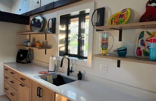 Bernardsville Cottage | Just Renovated 1 Bedroom Cottage on Bernardsville Mountain
