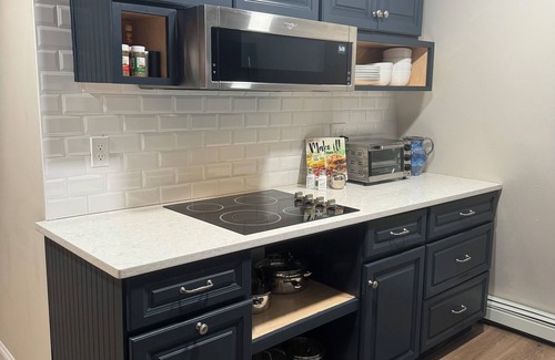 Plymouth Cultural District Apartment | Exceptional Two Bedroom Escape Near Harbor and Yacht Club