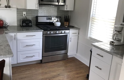 Plymouth Cultural District Apartment | Your Perfect Retreat: Oceanfront with Pool & Breakfast