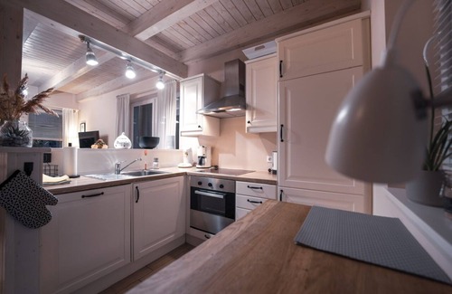 Haseluenne House | Perfect Getaway: Cozy Retreat with Family-Friendly Amenities