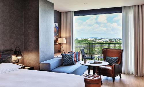 Rende District Hotel | Discover Just Sleep Tainan Hushan: Family-Friendly Retreat