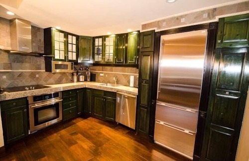 Vail Condo | Unbeatable Location Near Vail's Gondola with Pool Access