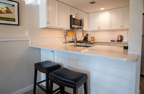 Ludlow House | Ideal Location Steps from the Trail in Winterplace Ski Community
